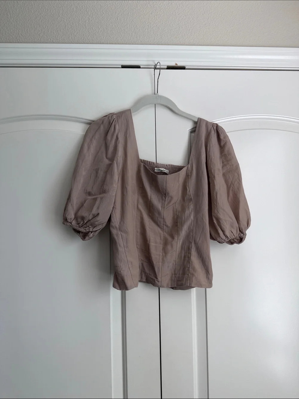 Abercrombie & Fitch Puff Sleeve Square-Neck Top in Taupe